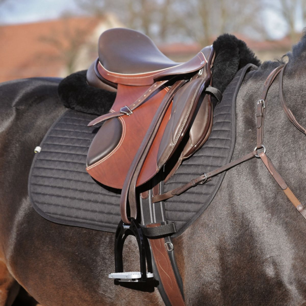 Kavalkade Zadelonderlegger Lamswol met inlages 3 Kavalkade Zadelonderlegger Lamswol met inlages